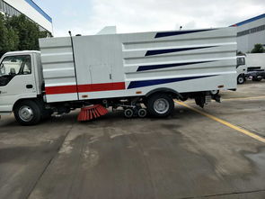 洗掃車、掃路車廠家直銷 高效清潔與安全防撞的現(xiàn)代解決方案